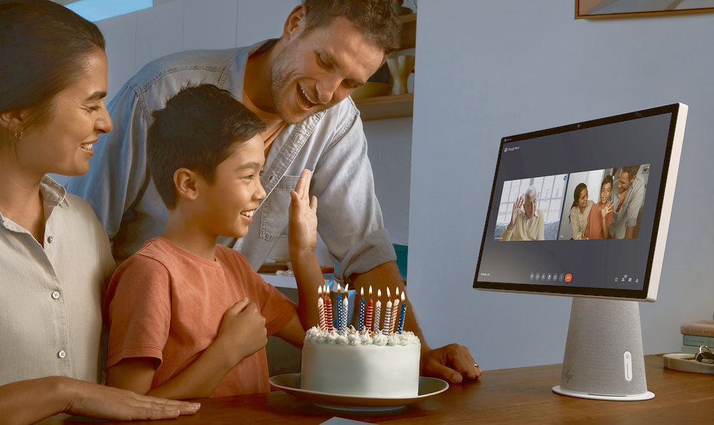 HP Chromebase AiO family video chat