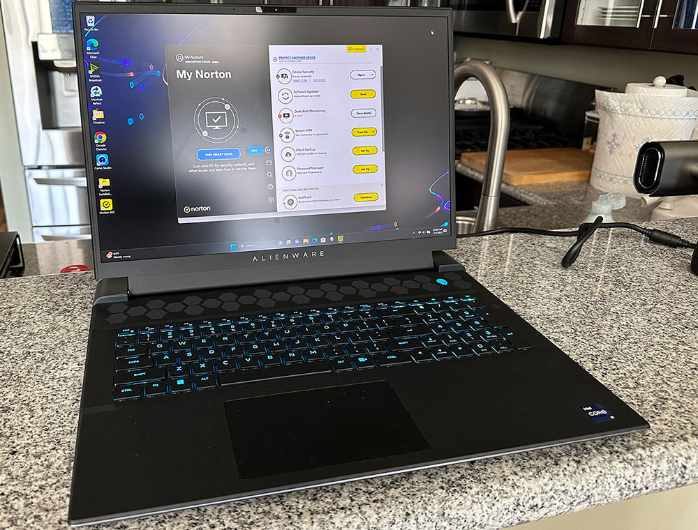 Computadora portátil para juegos Alienware m18