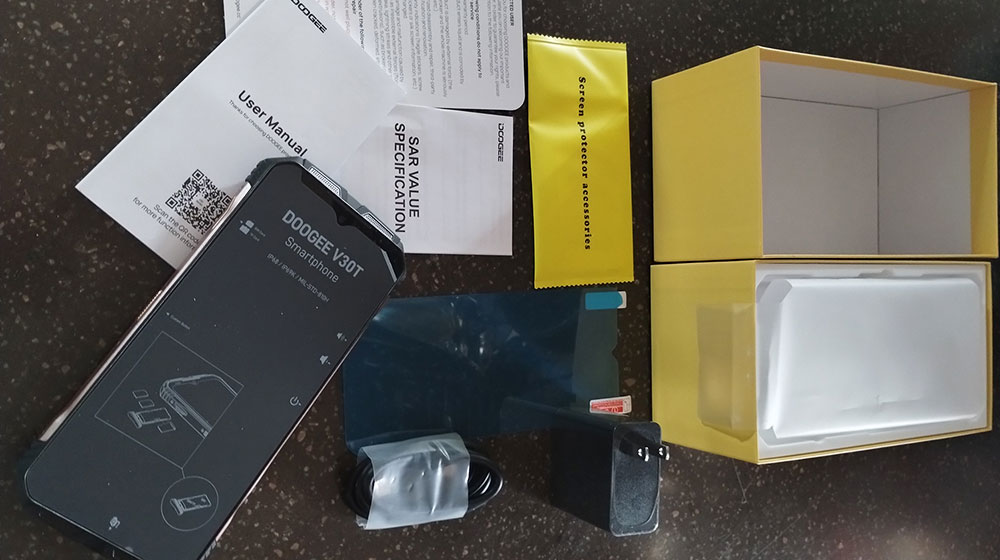 Doogee V30T smartphone unboxed